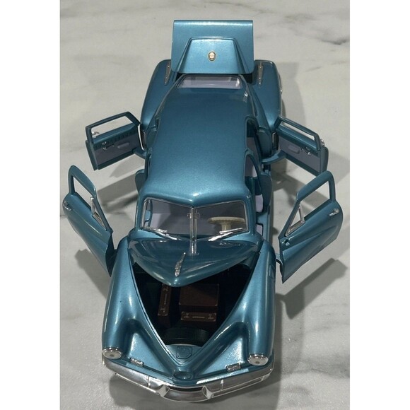 Road Legends Other - MODELLINO AUTO ROAD LEGENDS *TUCKER TORPEDO* 1948 LIGHT BLUE METALLIC 1:18